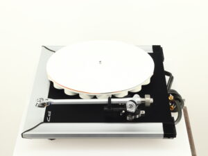 Rega P7 Turntable - Silver / Goldring 1042 Cartridge - Image 3