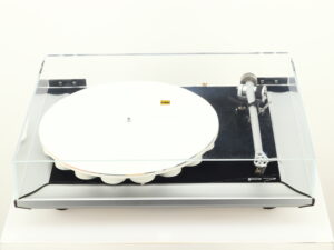 Rega P7 Turntable - Silver / Goldring 1042 Cartridge - Image 6