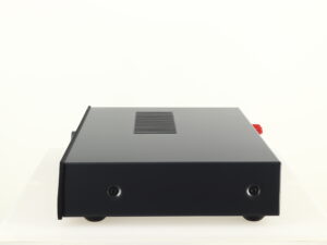 Arcam FMJ A19 Integrated Amplifier - Image 3