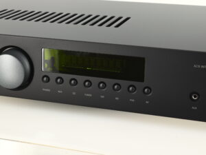 Arcam FMJ A19 Integrated Amplifier - Image 10