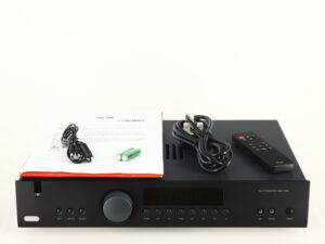 Arcam FMJ A19 Integrated Amplifier - Image 12