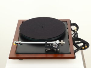 Rega Planar 25 Turntable - Cherry / Heed Orbit Power Supply / Linn K-9 Cartridge - Image 3