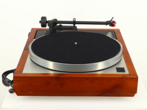 Linn LP12 Turntable - Cherry / Lingo Power Supply / Akito Tonearm / Dynavector 10x5 Cartridge - Image 5