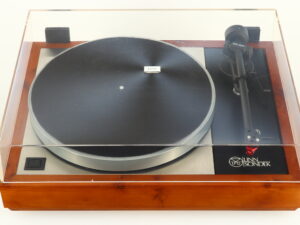 Linn LP12 Turntable - Cherry / Lingo Power Supply / Akito Tonearm / Dynavector 10x5 Cartridge - Image 8