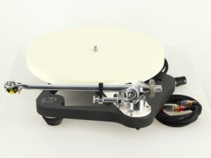 Rega Planar 10 Turntable / Aphelion 2 MC Cartridge - Image 3