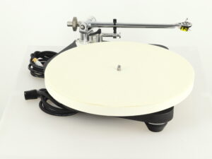 Rega Planar 10 Turntable / Aphelion 2 MC Cartridge - Image 5