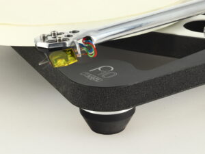 Rega Planar 10 Turntable / Aphelion 2 MC Cartridge - Image 7