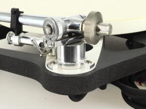 Rega Planar 10 Turntable / Aphelion 2 MC Cartridge - Image 8
