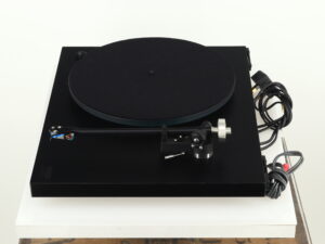 Rega Planar 3 Turntable / Elys 2 Cartridge - Image 3