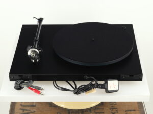 Rega Planar 3 Turntable / Elys 2 Cartridge - Image 4