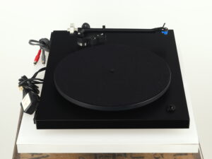 Rega Planar 3 Turntable / Elys 2 Cartridge - Image 5