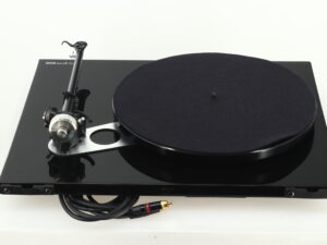 Rega RP6 Turntable - Black (No Cartridge) - Image 4