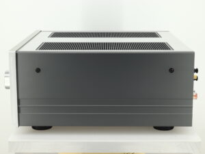 Luxman L-590 AXII Integrated Amplifier - Image 3