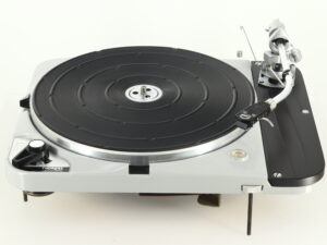 Thorens TD124 MkII Turntable Motor Unit / SME 3009 Series II Tonearm - Image 2