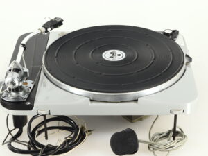 Thorens TD124 MkII Turntable Motor Unit / SME 3009 Series II Tonearm - Image 4