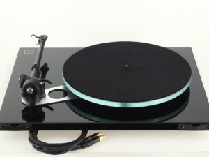 Rega Planar 3 Turntable - Gloss Black / Elys 2 Cartridge - Image 4