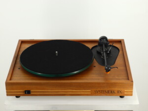 Systemdek IIX Turntable / Linn Basik Plus Tonearm / AT-VM95EN Cartridge - Oak - Image 2