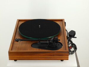 Systemdek IIX Turntable / Linn Basik Plus Tonearm / AT-VM95EN Cartridge - Oak - Image 3