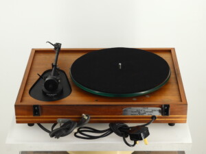 Systemdek IIX Turntable / Linn Basik Plus Tonearm / AT-VM95EN Cartridge - Oak - Image 4