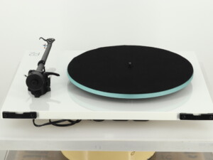 Rega Planar 2 Turntable - White - Image 4