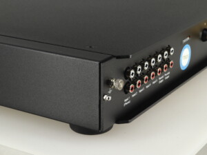 Rega Elex-R Integrated Amplifier - Image 7