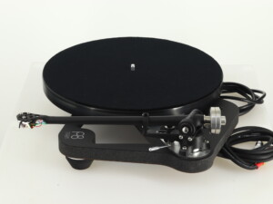 Rega Planar 8 Turntable / Apheta 2 Cartridge - Image 3
