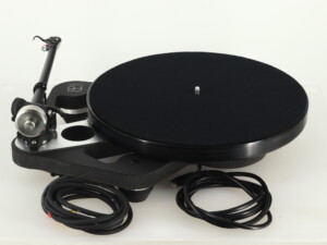 Rega Planar 8 Turntable / Apheta 2 Cartridge - Image 4