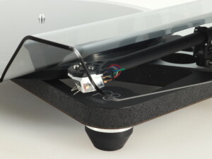 Rega Planar 8 Turntable / Apheta 2 Cartridge - Image 8