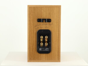 B&W 685 Standmount Speakers - Light Oak - Image 9