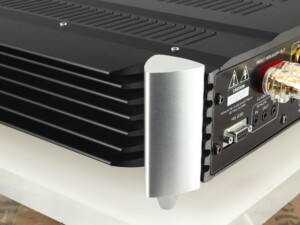 Moon by Sim Audio 600i V2 Integrated Amplifier - Two Tone - Image 7