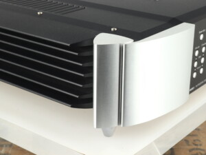 Moon by Sim Audio 600i V2 Integrated Amplifier - Two Tone - Image 9