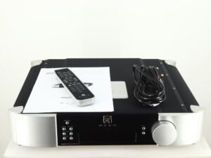 Moon 740P Pre Amplifier - Two Tone - Image 12