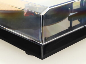 Pro-Ject Debut Carbon Turntable - Black - Image 9