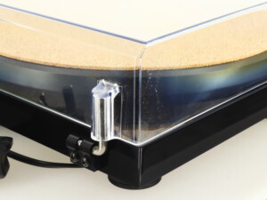 Pro-Ject Debut Carbon Turntable - Black - Image 11