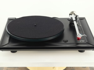 Rega P5 Turntable - Black / TTPSU Power Supply  / Dynavector 10x5 Cartridge