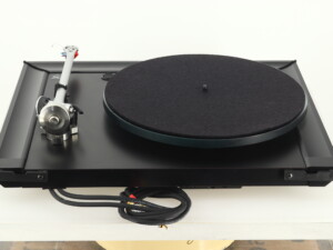 Rega P5 Turntable - Black / TTPSU Power Supply  / Dynavector 10x5 Cartridge - Image 4