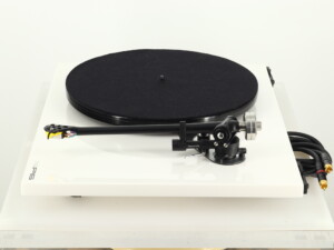 Rega RP6 Turntable - White / Exact Cartridge - Image 3