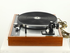 Thorens TD160 Turntable - Image 3