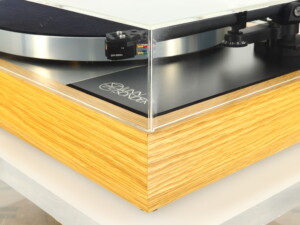 Linn LP12 Turntable  - Oak / Karousel Bearing / Lingo 4 Power Supply / Akito 3B Tonearm / Dyanvector 20X2L Cartridge - Image 7