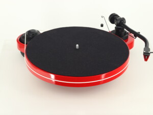 Pro-Ject Genie 3 Turntable - Red