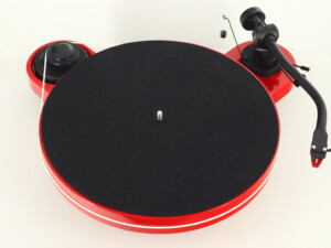 Pro-Ject Genie 3 Turntable - Red - Image 6