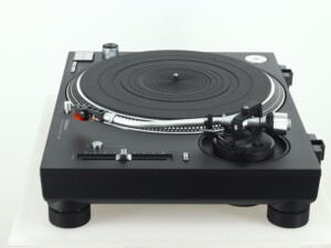 Technics SL-1210GR Turntable / Ortofon 2M Bronze Cartridge - Image 3