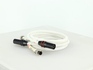 Chord Sarum T Super ARAY Interconnect Cable 4-Pin DIN - XLR 1.0m Pair - Image 7