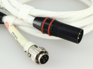 Chord Sarum T Super ARAY Interconnect Cable 4-Pin DIN - XLR 1.0m Pair - Image 11