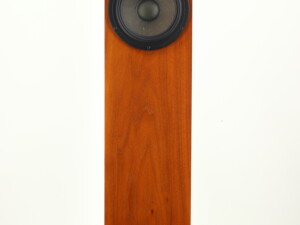 Kudos X3 Floorstanding Speakers - Rosenut
