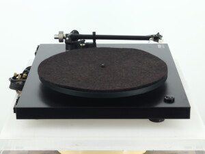 Rega Planar 3 Turntable / Carbon Cartridge - Image 5