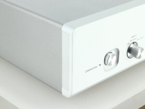 Luxman P750u Headphone Amplifier - Silver - Image 7