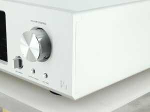 Luxman C-700U Control Amplifier - Silver - Image 8