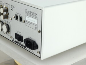 Luxman C-700U Control Amplifier - Silver - Image 10