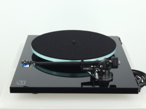 Rega Planar 3 Turntable - Black / Elys 2 Cartridge - Image 3